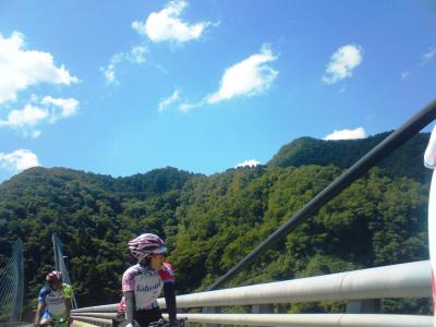 12ダム湖の橋