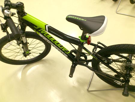 121127_KIDS_BIKES_20inc_BLK_AFTER.jpg
