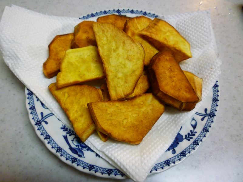 収穫したお芋で素揚げ