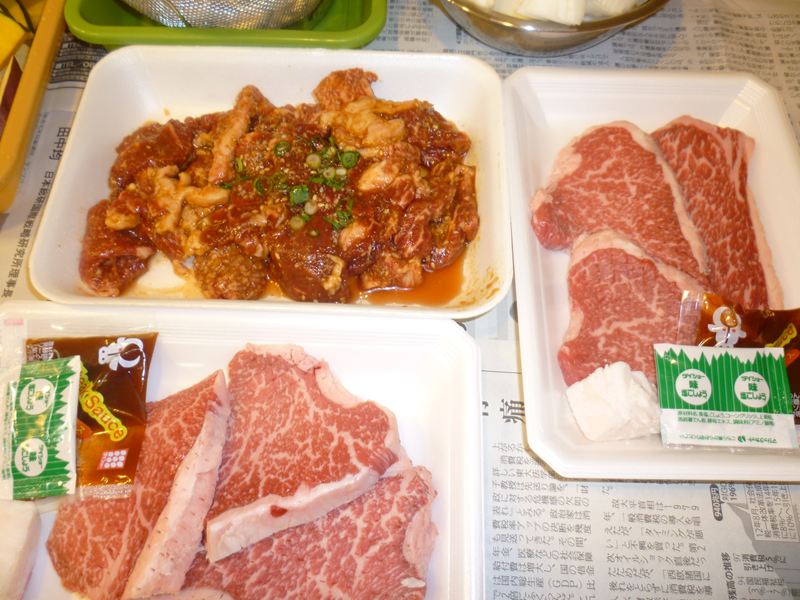 ステーキと味付け焼肉