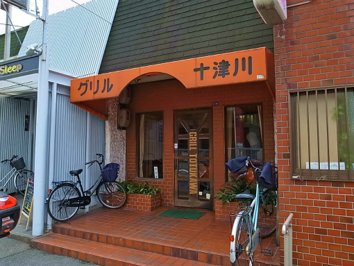 R1085294_edited-1.jpg