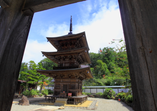 高山寺三重塔・県宝