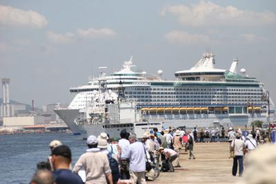 Voyager of the Seas-001