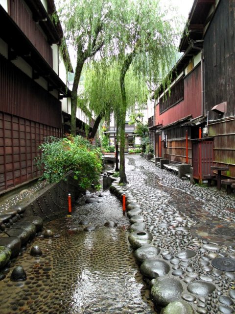 せせらぎ街道