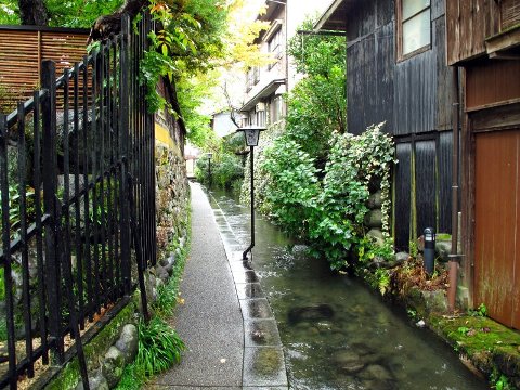 せせらぎ街道
