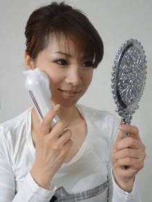 水谷雅子さん愛用美顔器(エステナードソニック)