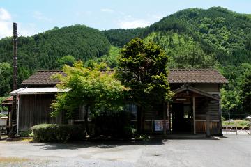 岩山駅(2)
