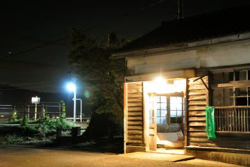 肥前長野駅の優しい灯(1)