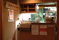 沢畔店内 厨房がちょっと見えます