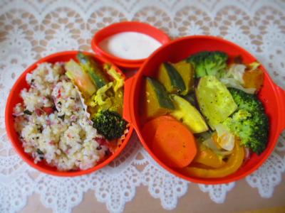 ちゃんちぃ のbeautyfoodblog ヘルシー弁当 蒸し野菜サラダヨーグルトソースの弁当