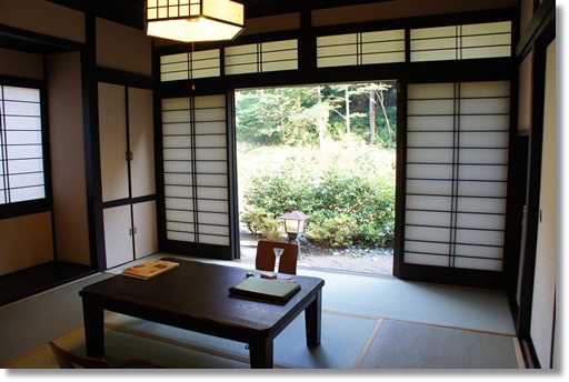 居間