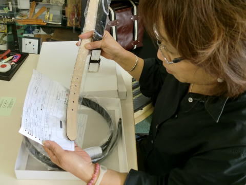 ベルト名入れ受け取りに来社です!!