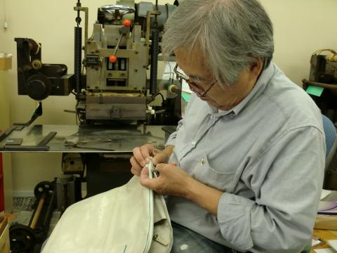 ビジネスバッグのファスナー修理です!