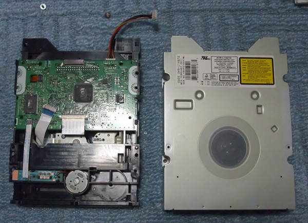 DVDドライブDVR-L14STOを分解してみる | 気まぐれ DVDドライブDVR-L14STOを分解してみる | 気まぐれ