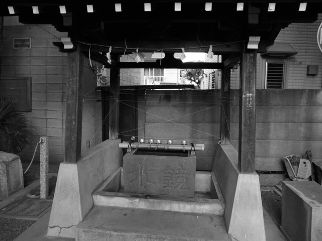 隠田神社の手水舎