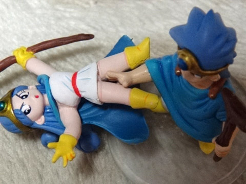 ドラゴンクエスト キャラクターフィギュア 女賢者ふともも触られ