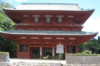 高野山の入口にそびえ立つ大門