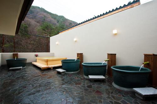 2012042609375101.jpg