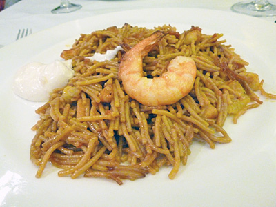 パスタのパエリア「フィデウア」
