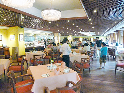 朝食会場のレストラン