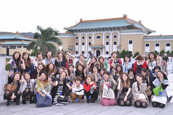 _DSC8116 故宮博物館 台北の故宮博物院には、中国の歴代皇帝が集めた美術品を基に、 約65万点の美術品が納められ、世界の四大博物館のひとつに数えられています。