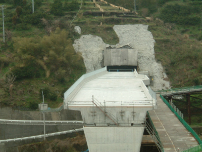 名坂道路28