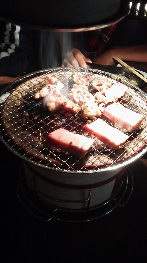 2012年9月29日柏崎ホルモン 肉焼き中