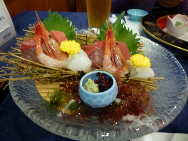 人間のご飯。新鮮なお刺身。 (640x480)
