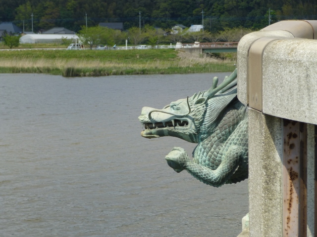 橋の欄干がしゃれていました。 (640x480)