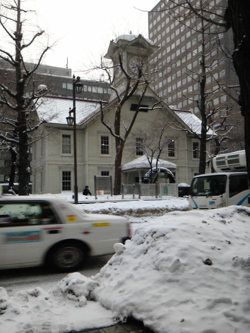 雪の札幌時計台