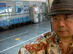 大船駅・湘南モノレール車内にて