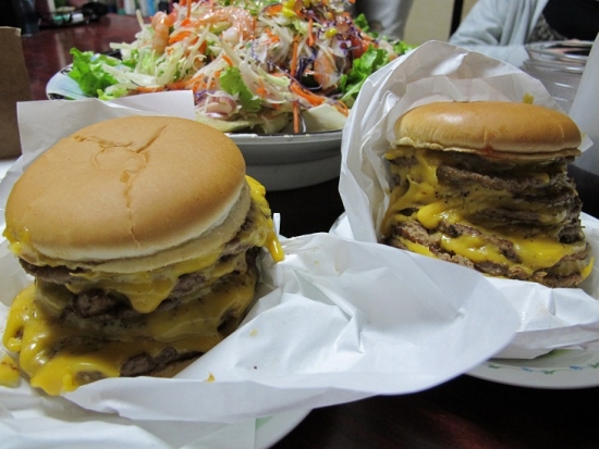 Qバーガー、シュリンプサラダ