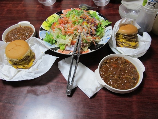 Qバーガー、シュリンプサラダ