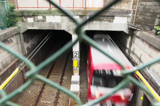 保土ヶ谷道隣の京浜急行明かり区間