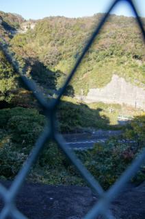 浦賀道(鎌倉):久野谷・坂上より諏訪ケ谷を覗き込む