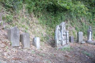 浦賀道(戸塚):栗坪の庚申塔群