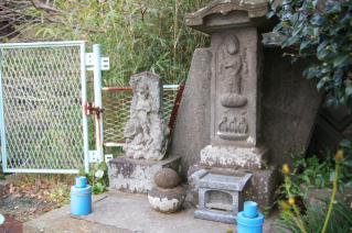 浦賀道(戸塚):寺前の庚申塔