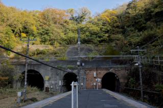 JR横須賀線・七釜隧道全景