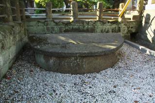 浦賀:西叶神社前の大井戸