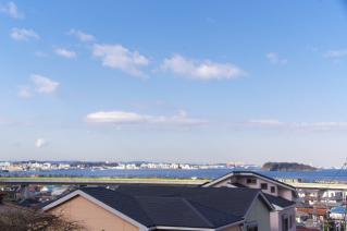 浦賀道:大津・馬堀の庚申前から海上を望む