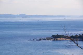 浦賀:浦賀城址から燈明崎を望む