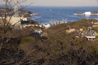 浦賀道(金沢):塚山公園から横須賀港方面を望む
