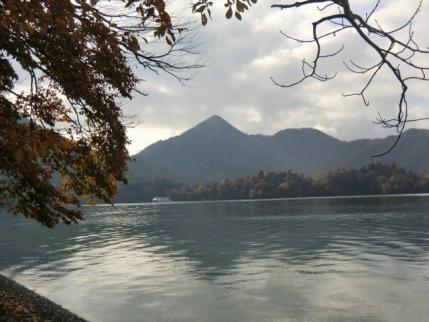 八丁出島越に社山