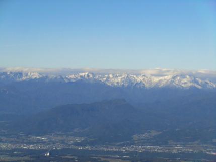 上州三峰山に谷川岳方向
