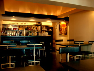 ツバキ店内