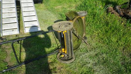 2012-5-12草刈機