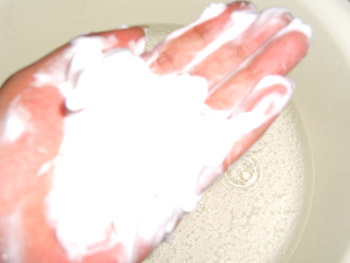 炭酸水で洗顔1