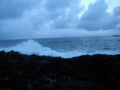 2012.12.13 沖側を這い上がる波