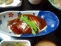 デミグラスソース煮込みハンバーグ