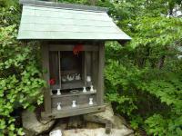 竜王山 山頂 白竜が祀られた小さな社